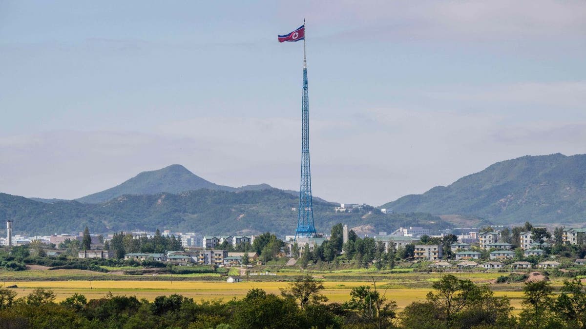 NORTH KOREA SOUTH KOREA BORDER