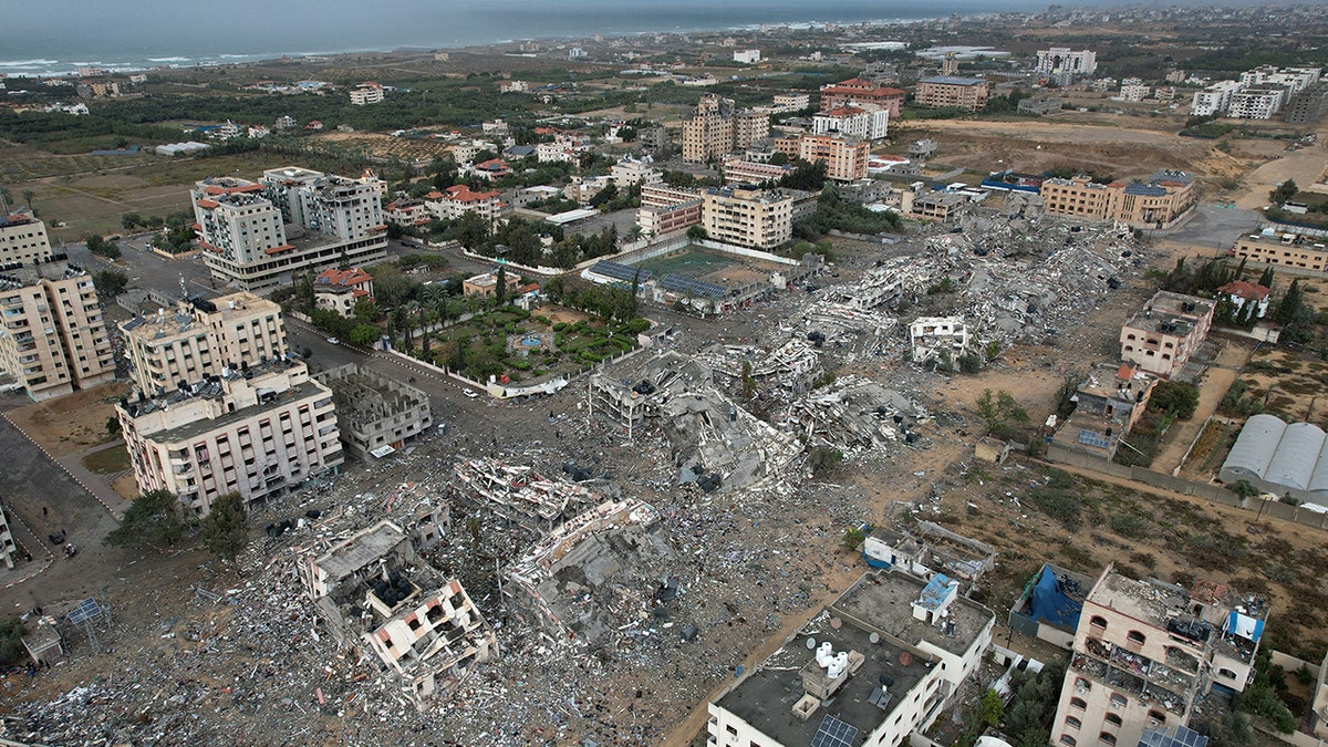 Destroyed houses