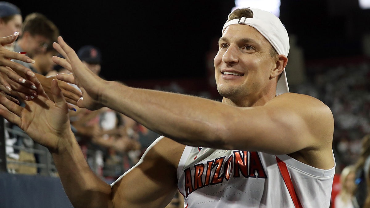 Rob Gronkowski greets Arizona fans