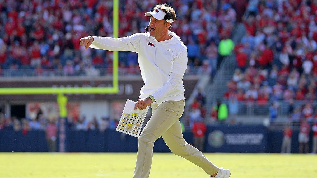 Lane Kiffin coaches against Texas A&M