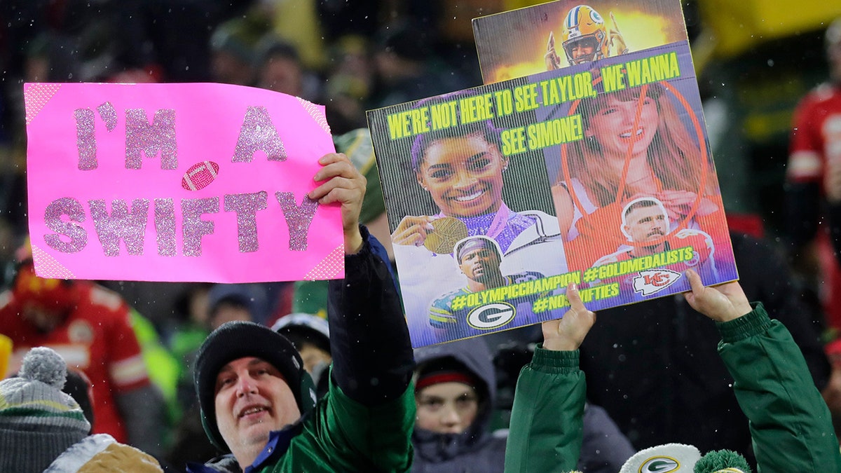 Fans support Simone Biles