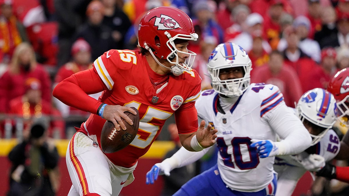 Patrick Mahomes looks to throw