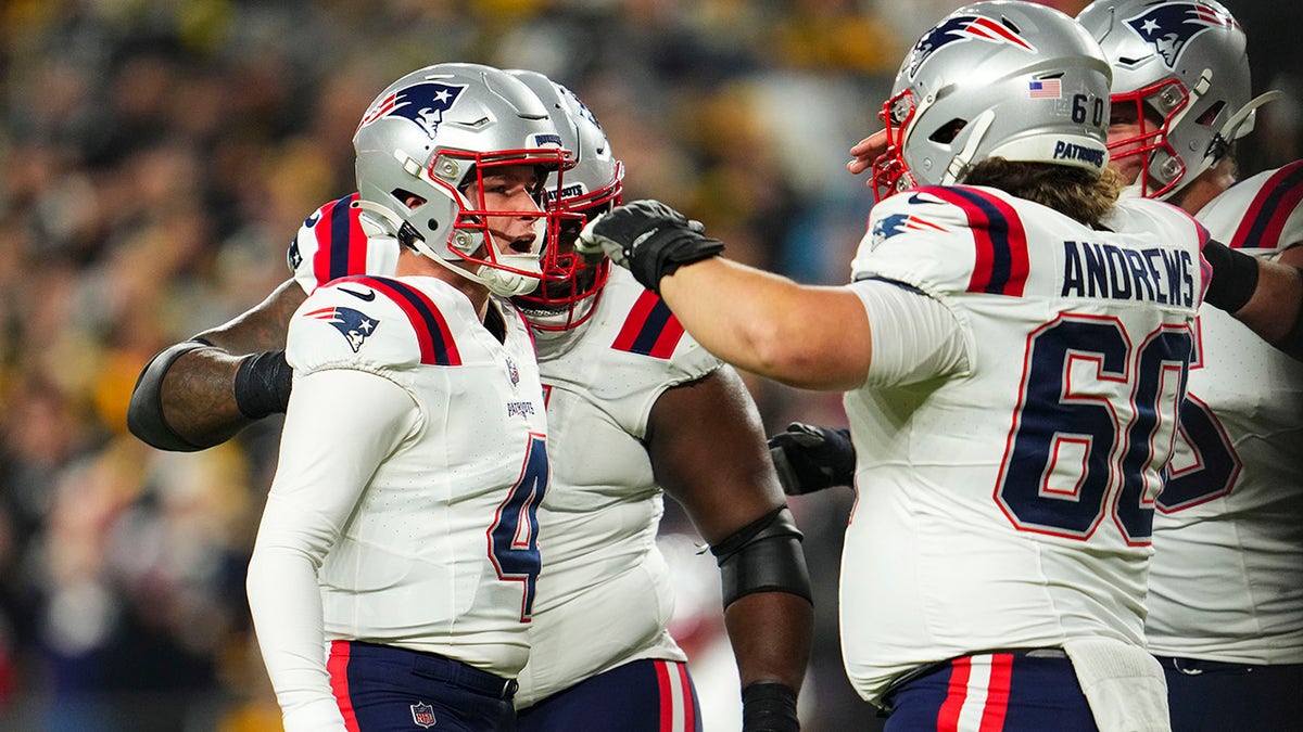 Bailey Zappe celebrates the Steelers