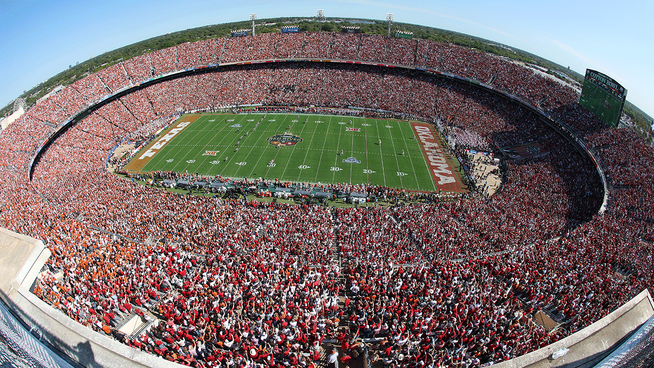 Crowd at the Cotton Bowl