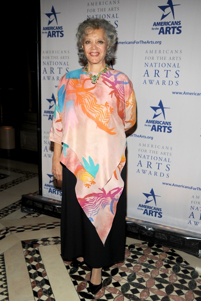 Ellen Holly attends the National Arts Awards in NYC on October 18, 2010.