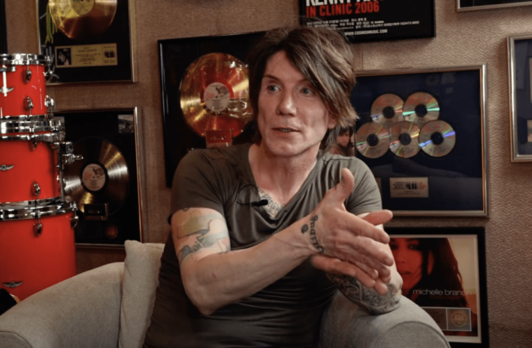 Unrecognizable John Rzeznik hates Goo Goo Dolls band name