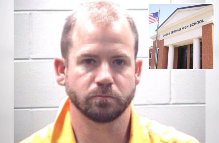 Mississippi teacher James Donald Hawkins II plotted to take student across state lines to elope: report