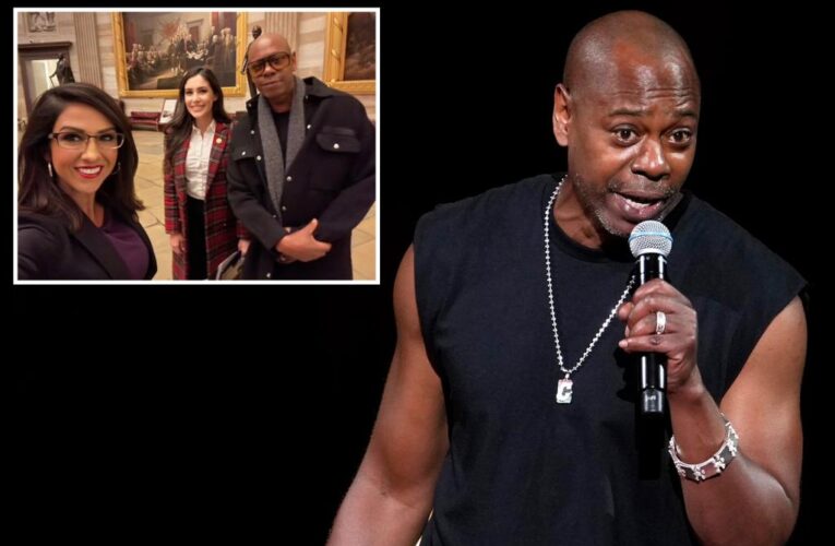 Dave Chappelle poses for selfie with Reps. Lauren Boebert, Anna Luna on Capitol Hill