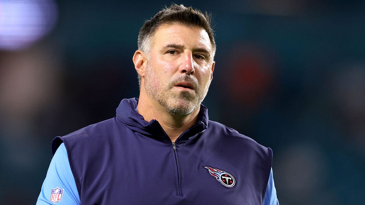 Mike Vrabel vs Dolphins