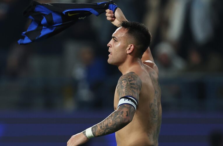 Last-gasp Martinez strike breaks Napoli hearts as Inter win third Italian Super Cup in a row