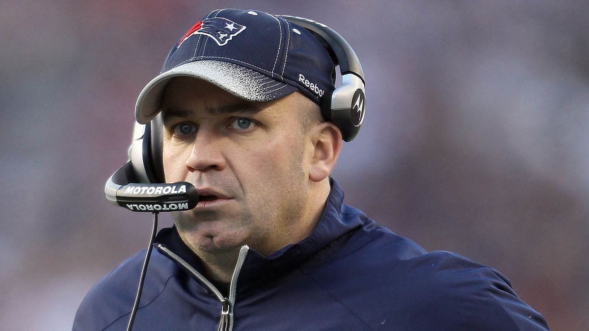 Bill O'Brien looks on from the Patriots sideline