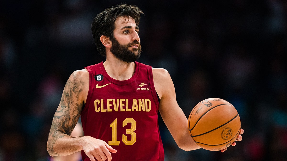 Ricky Rubio dribbles during a Cavaliers game