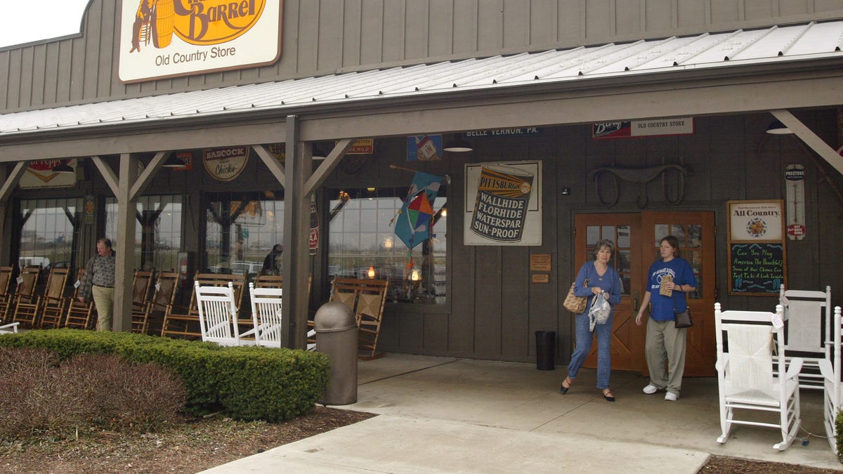 Exterior of a Cracker Barrel restaurant