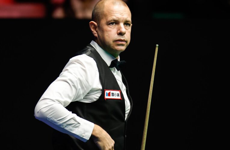 Championship League snooker: Barry Hawkins enjoys perfect day in Leicester as John Higgins compiles 980th century