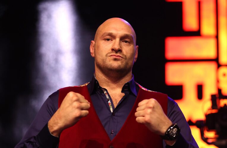 Fury v Usyk rescheduled for May 18 after 'freak' injury