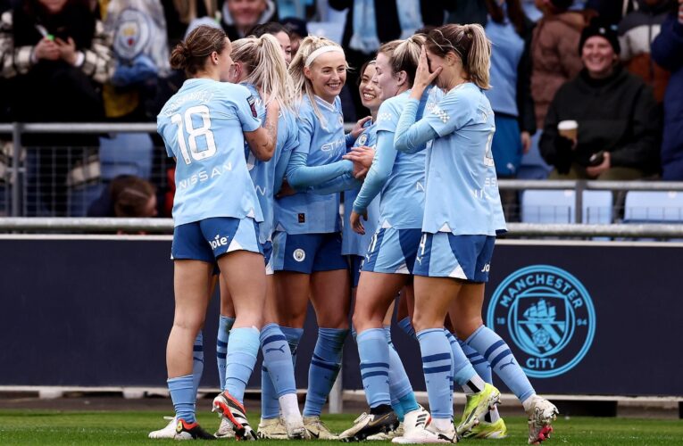 Manchester City head to WSL summit with victory over Leicester City, West Ham United stun Arsenal