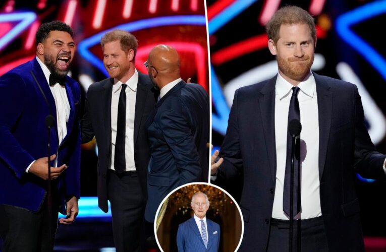 Prince Harry leaves players starstruck at NFL Awards after visiting cancer-stricken King Charles