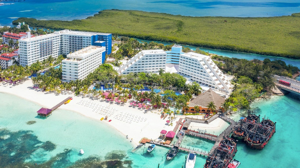 aerial photo of beach 