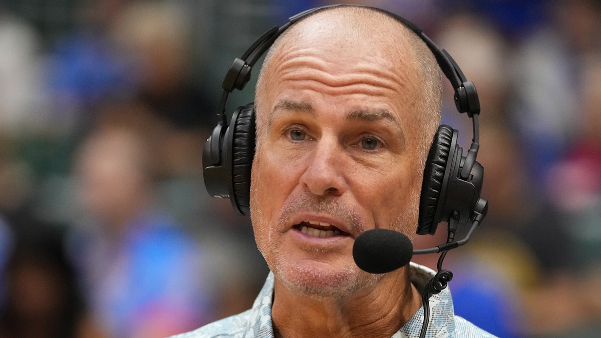 Jay Bilas at the Maui