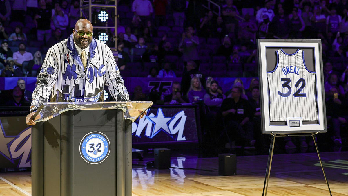 Shaq jersey ceremony