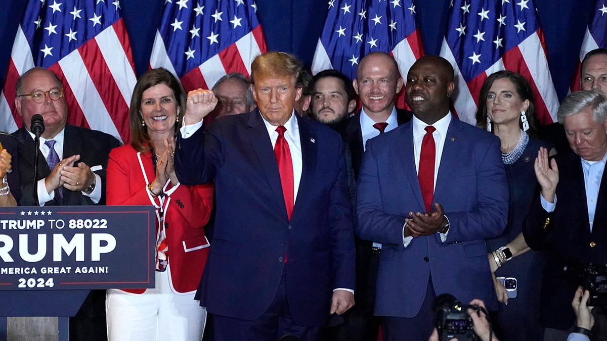 Lt Governor Pamela Evette, Trump, Sen. Tim Scott, Rep. Nancy Mace, Sen. Lindsey Graham