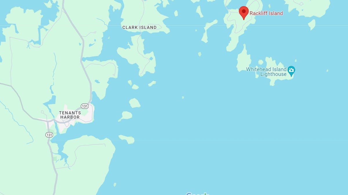 Map showing the distance between Tenants Harbor in Maine, and Rackliff Island