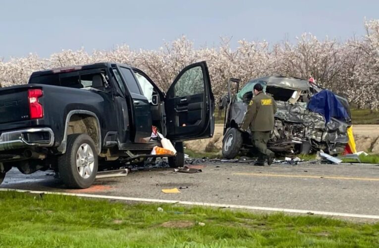 California crash leaves 7 farm works, 1 pickup driver killed in head-on collision