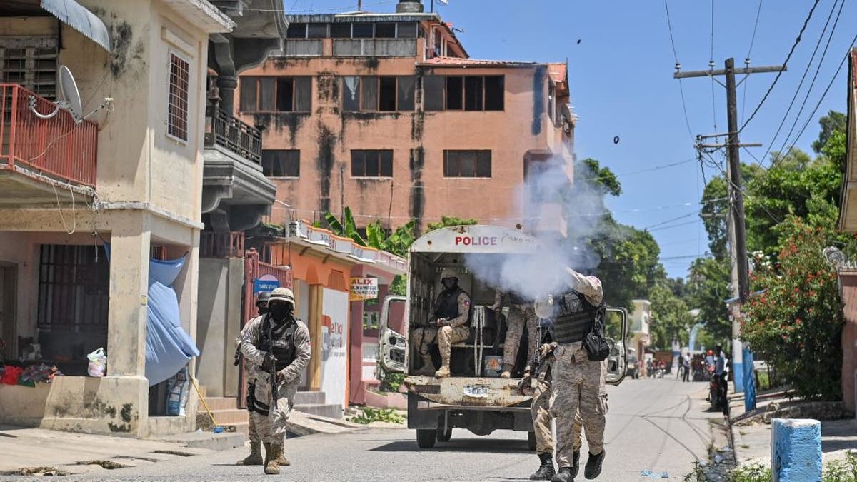 Tear gas thrown at demonstrators