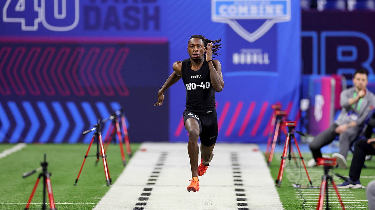 Xavier Worthy running 40 yard at combine