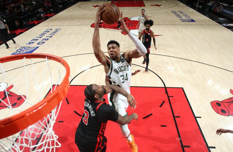 Antetokounmpo stars in Bucks blowout victory over the Bulls