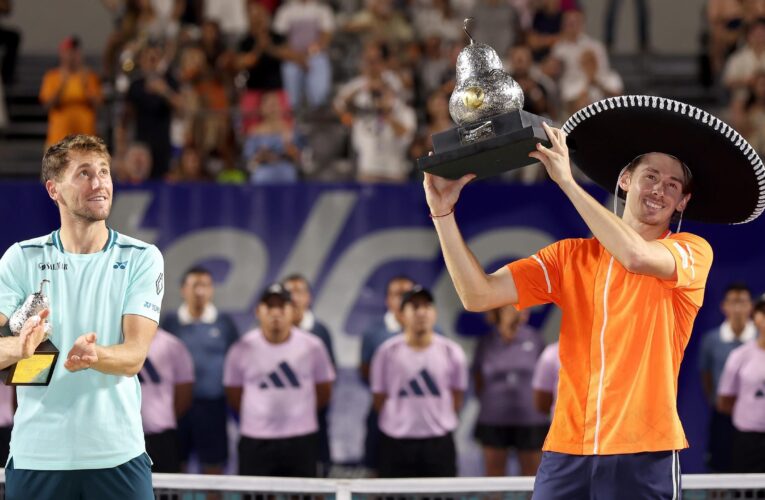 Mexican Open: Alex de Minaur beats Casper Ruud in straight sets to defend title in Acapulco