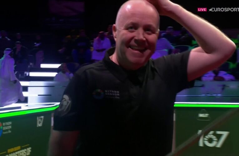 ‘Quite incredible!’ – John Higgins nearly makes 167 break despite spectators walking around during break