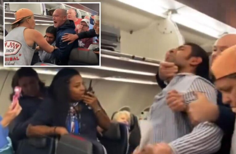 American Airlines passenger put in headlock, forced off plane after hurling antisemitic slur: video