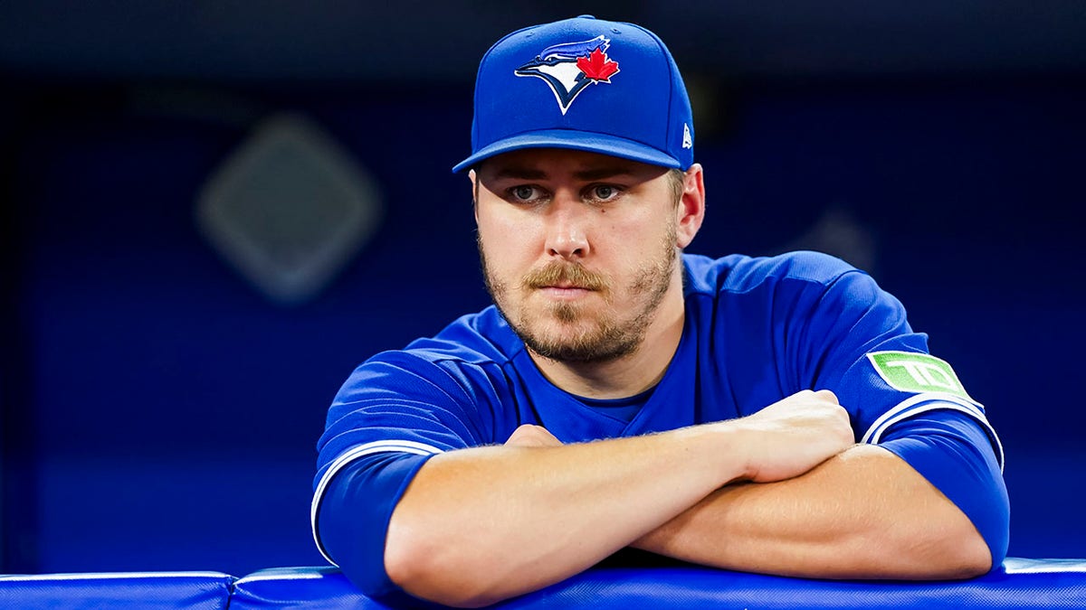 Erik Swanson in the dugout