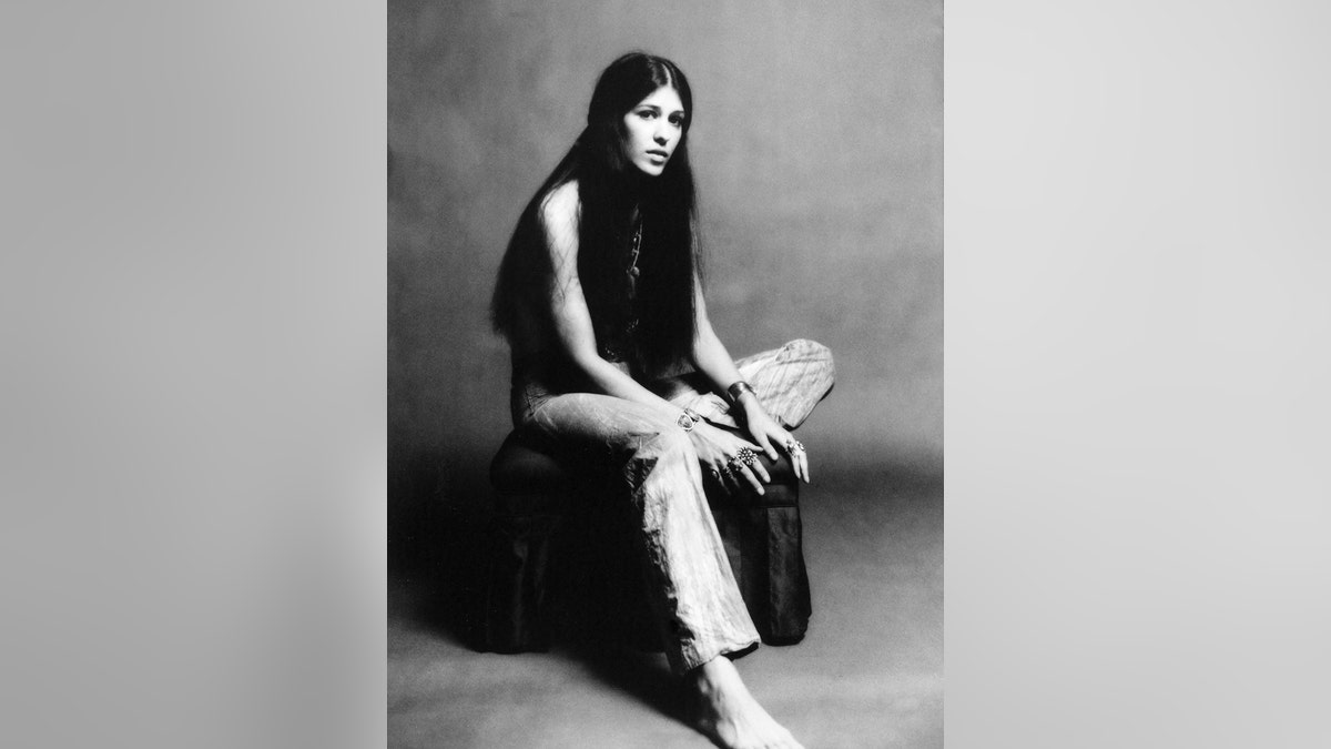 Rita Coolidge posing for a portrait