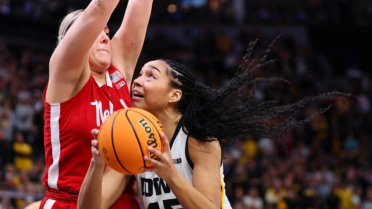 Hannah Stuelke layup