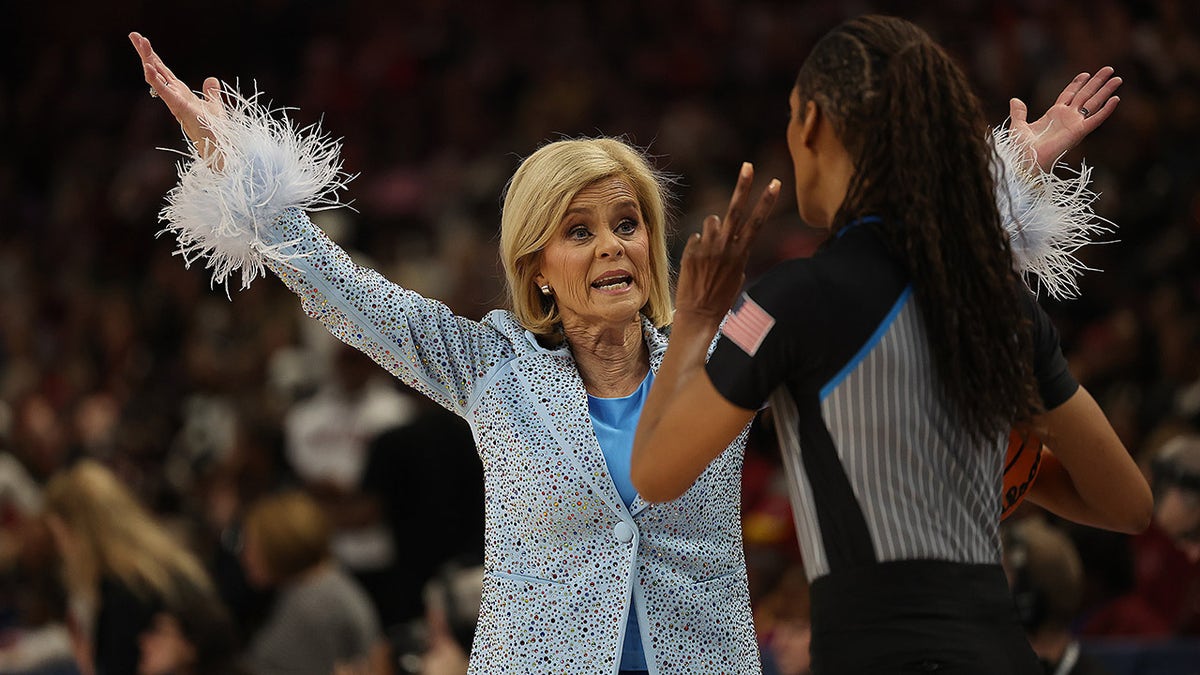 Kim Mulkey complains