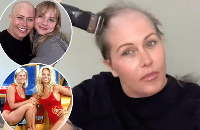 ‘Baywatch’ star Nicole Eggert shaves head amid cancer battle