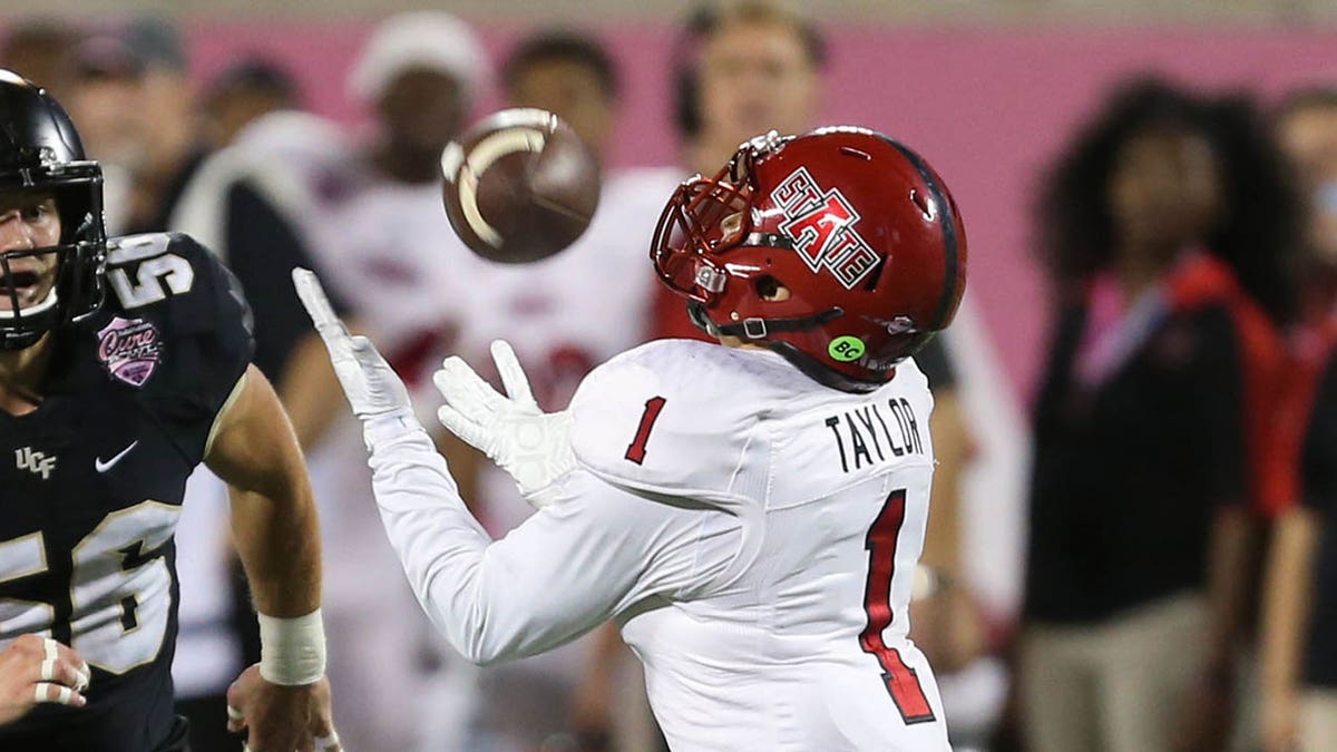 Blaise Taylor catching punt