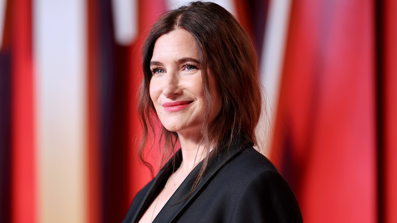 Kathryn Hahn at Vanity Fair Oscar Party 2024