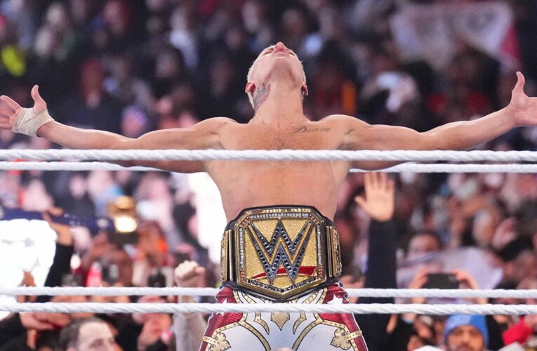 Cody Rhodes pins Roman Reigns to win WWE Undisputed Universal Championship at WrestleMania 40