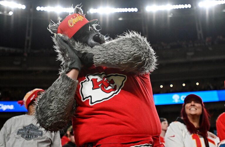 Chiefs superfan ordered to pay bank teller $10.8 million in string of bank robberies