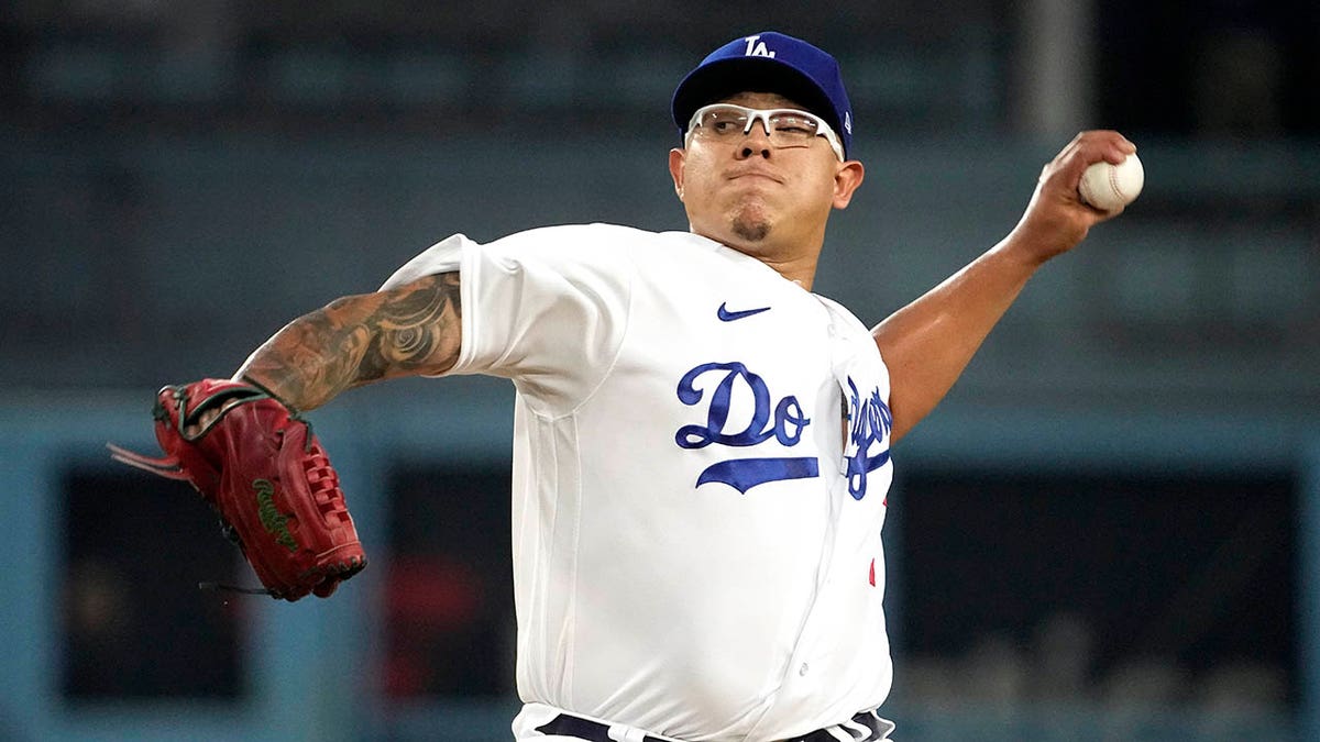 Julio Urias vs Braves