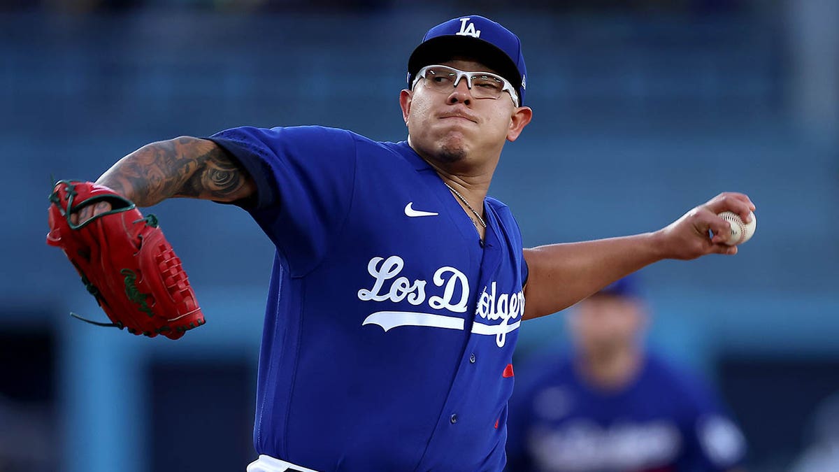 Julio Urias vs Phillies