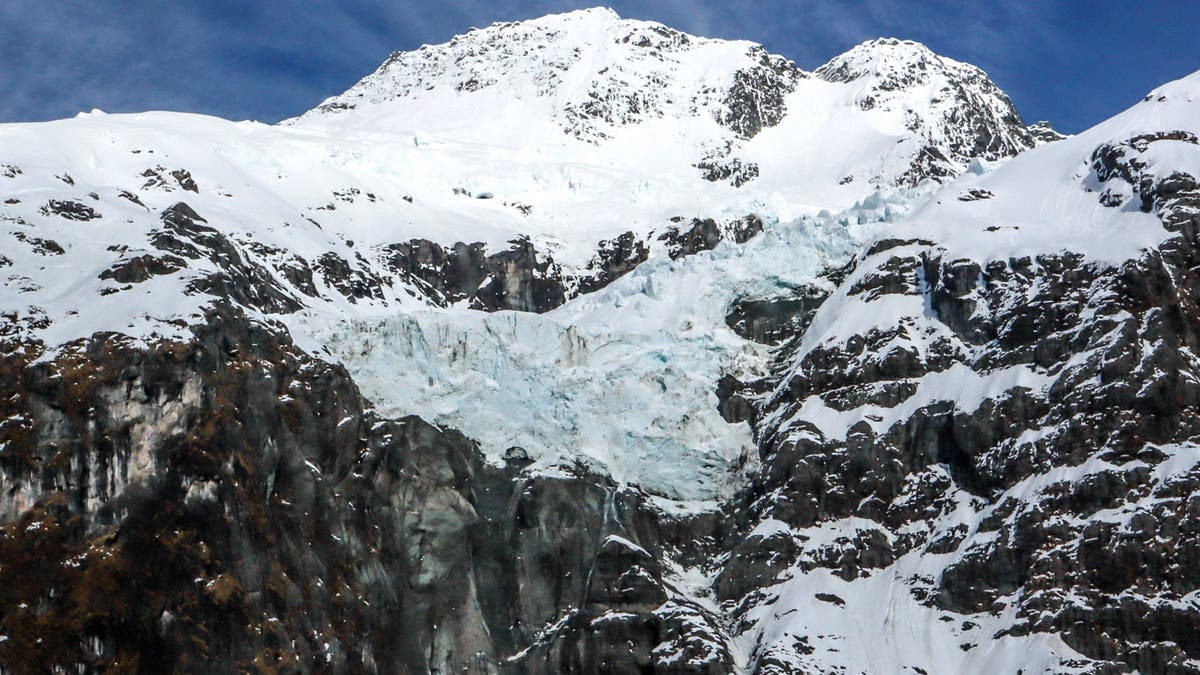 New Zealand mountains covered in snow