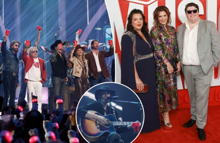 Toby Keith honored at 2024 CMT Awards as his wife, kids are brought to tears